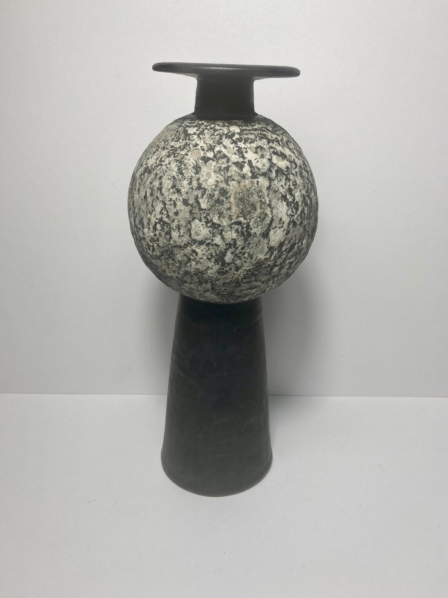 Isabella Pope Planet Vase - MADDEN & MCHUGH